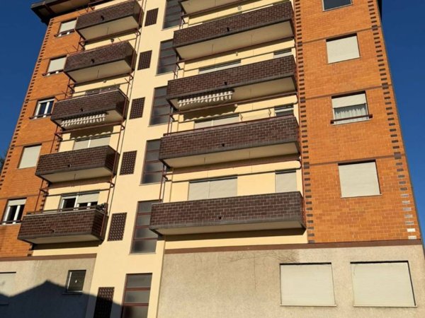 appartamento in vendita a Caronno Varesino