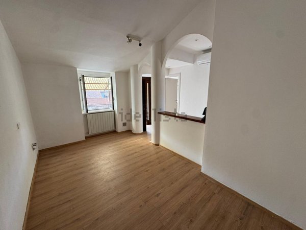 appartamento in vendita a Caronno Varesino