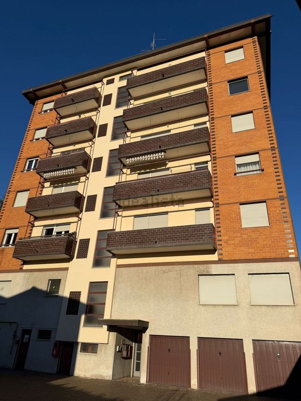 appartamento in vendita a Caronno Varesino