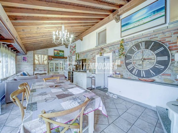 appartamento in vendita a Caronno Varesino