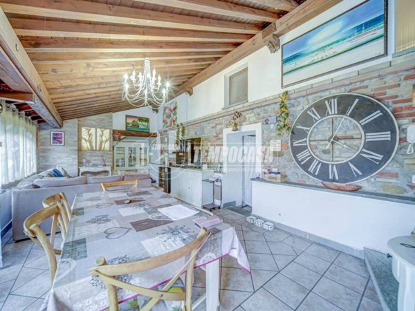 appartamento in vendita a Caronno Varesino