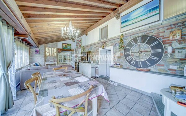 appartamento in vendita a Caronno Varesino