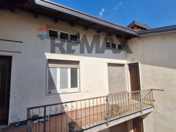appartamento in vendita a Caronno Varesino