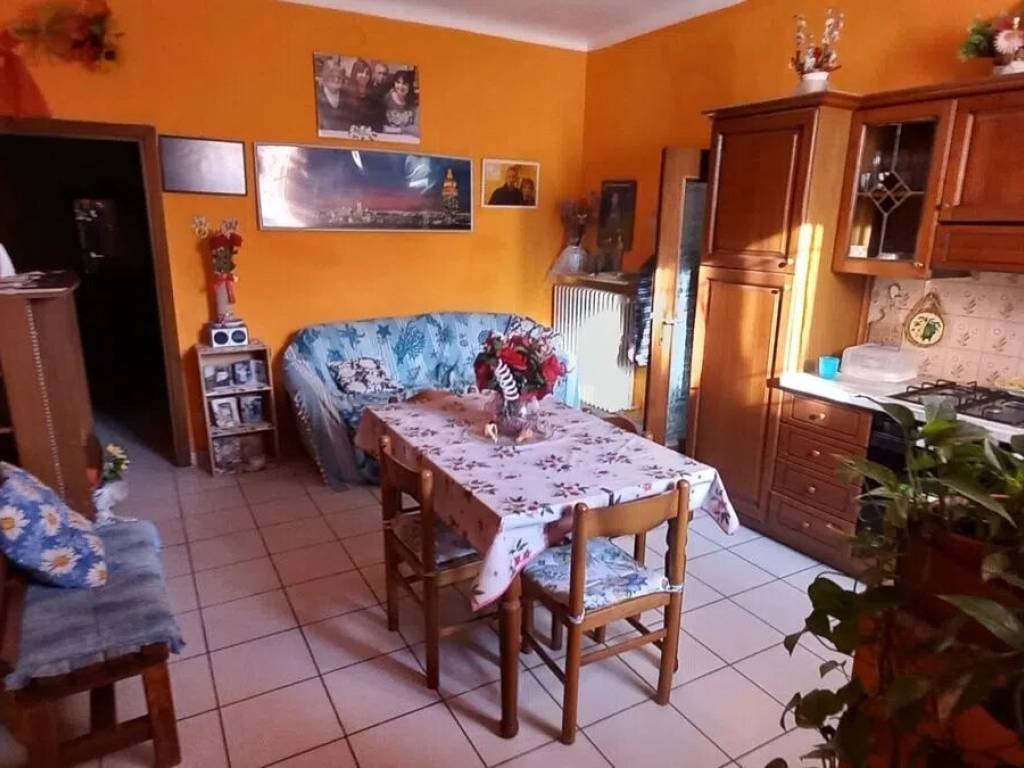 appartamento in vendita a Caronno Varesino in zona Stribiana