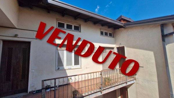 appartamento in vendita a Caronno Varesino in zona Stribiana