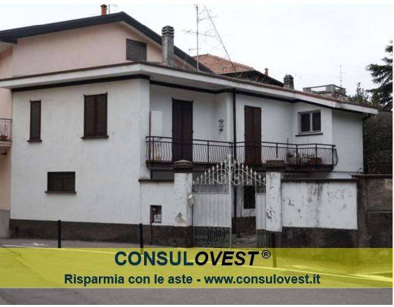 appartamento in vendita a Caronno Varesino in zona Stribiana