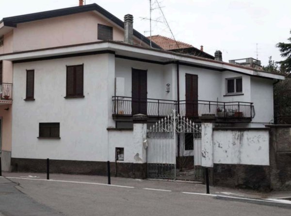 casa indipendente in vendita a Caronno Varesino in zona Stribiana