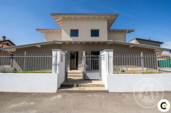 casa indipendente in vendita a Caronno Varesino in zona Palani