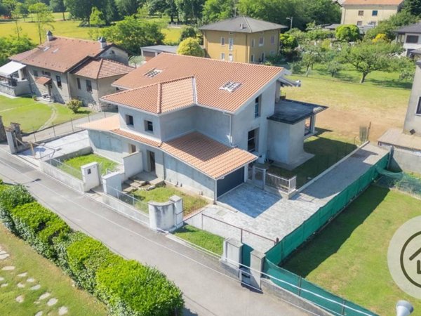 casa indipendente in vendita a Caronno Varesino in zona Palani