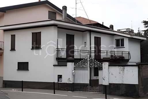 appartamento in vendita a Caronno Varesino in zona Stribiana