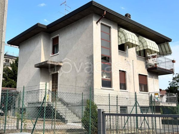 appartamento in vendita a Caronno Varesino in zona Palani
