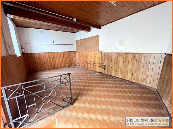 appartamento in vendita a Caronno Varesino in zona Palani