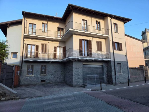 appartamento in vendita a Caronno Varesino in zona Stribiana