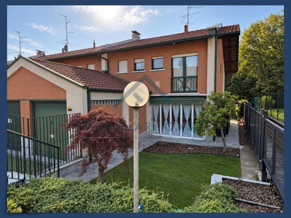 casa indipendente in vendita a Caronno Varesino in zona Palani