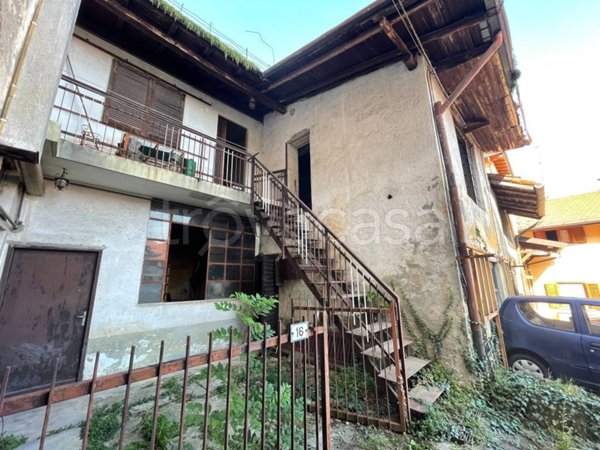 casa indipendente in vendita a Casale Litta