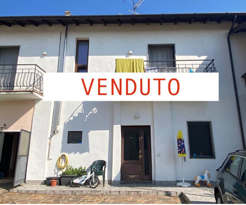 casa indipendente in vendita a Casale Litta in zona Villadosia