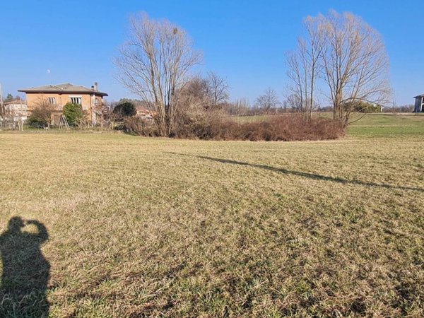 terreno agricolo in vendita a Casale Litta in zona Villadosia