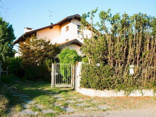 casa indipendente in vendita a Casale Litta