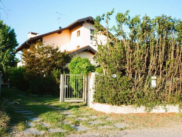 casa indipendente in vendita a Casale Litta