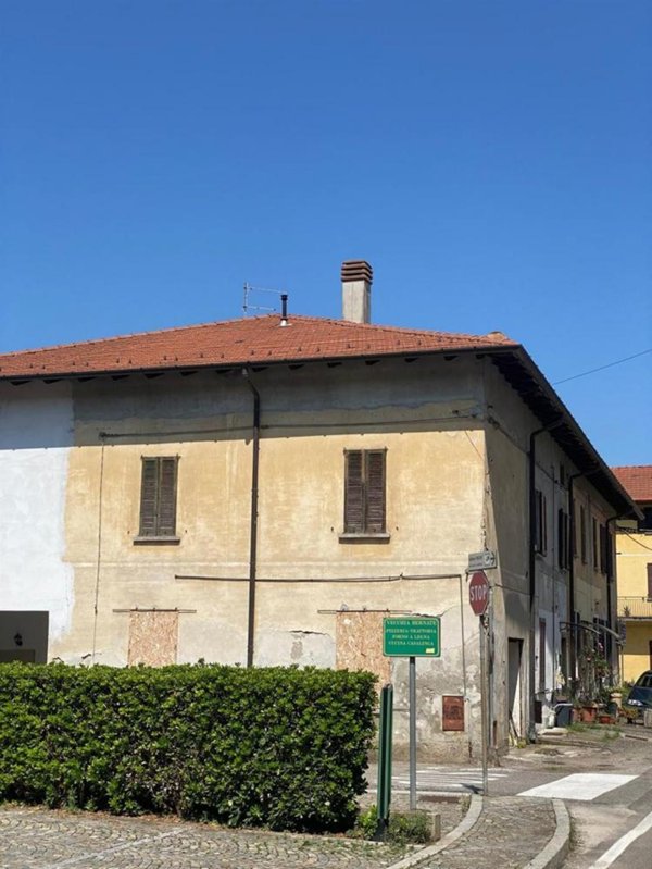 casa indipendente in vendita a Casale Litta in zona Bernate