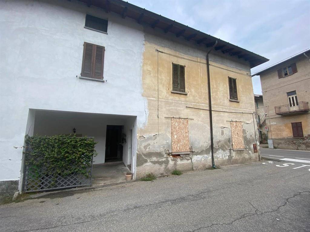 casa indipendente in vendita a Casale Litta in zona Bernate