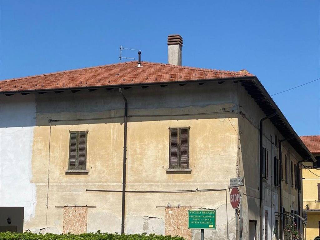 casa indipendente in vendita a Casale Litta in zona Bernate
