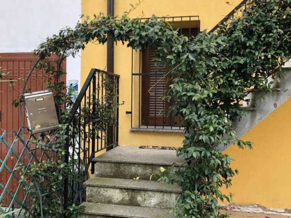 appartamento in vendita a Casale Litta in zona Villadosia