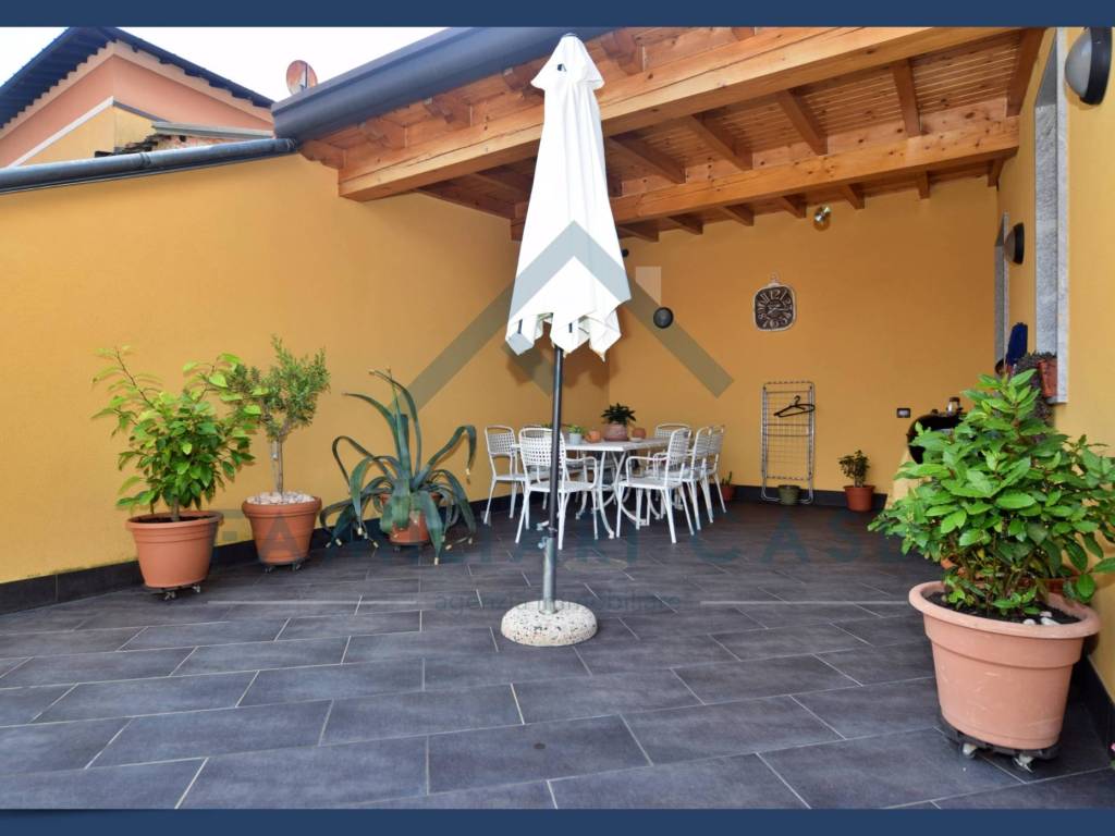 casa indipendente in vendita a Casale Litta