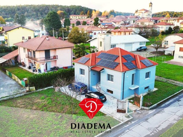 casa indipendente in vendita a Casale Litta in zona Villadosia