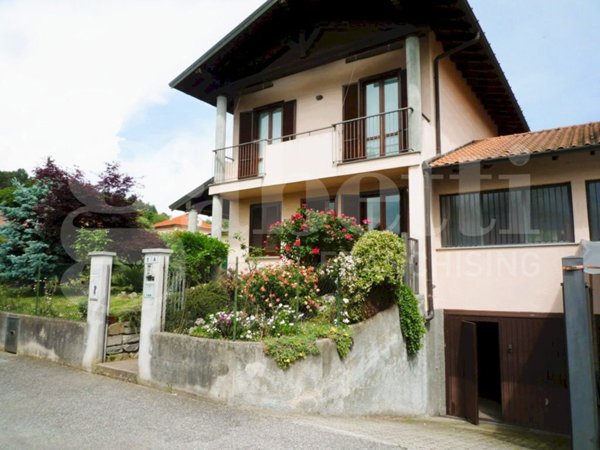 casa indipendente in vendita a Casale Litta
