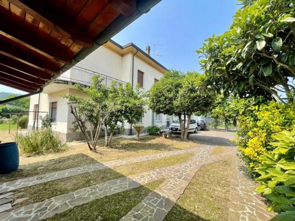 casa indipendente in vendita a Casale Litta in zona Villadosia