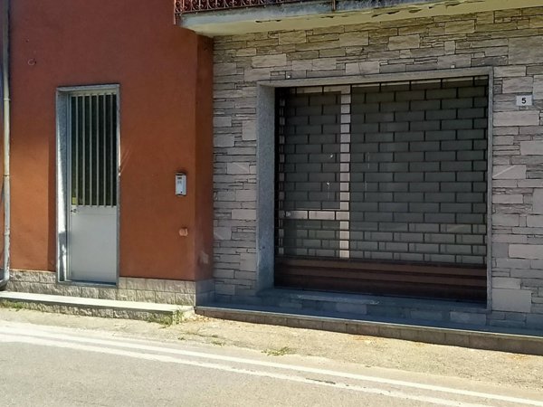 casa indipendente in vendita a Casale Litta in zona Villadosia