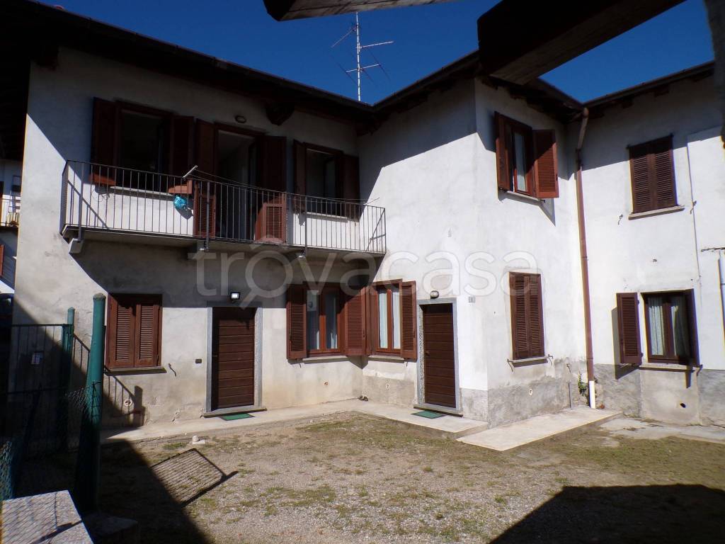 casa indipendente in vendita a Casale Litta in zona Villadosia