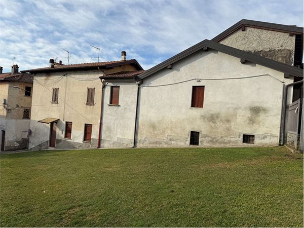 appartamento in vendita a Casale Litta in zona Villadosia