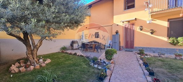 casa indipendente in vendita a Casale Litta