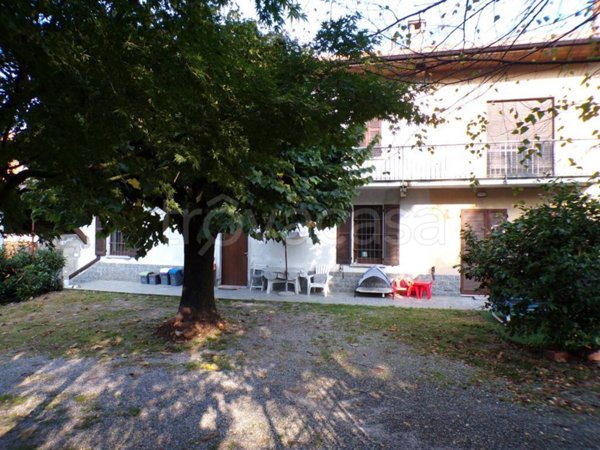 casa indipendente in vendita a Casale Litta in zona Bernate