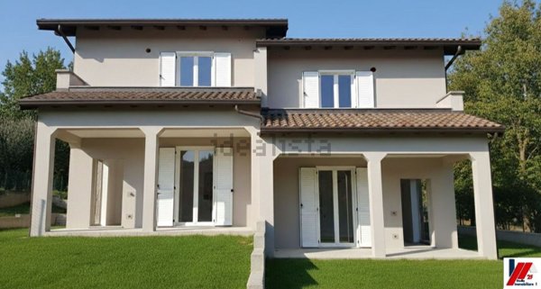 casa indipendente in vendita a Casale Litta in zona Bernate