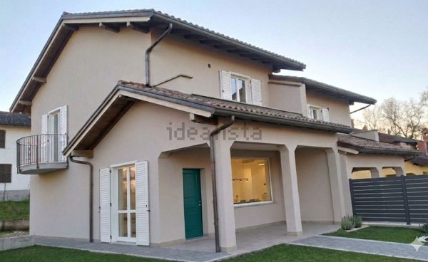 casa indipendente in vendita a Casale Litta in zona Bernate