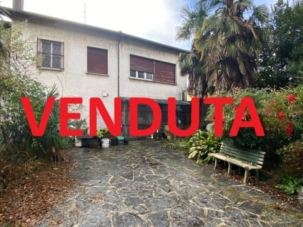 casa indipendente in vendita a Casale Litta