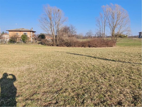 terreno agricolo in vendita a Casale Litta in zona Villadosia