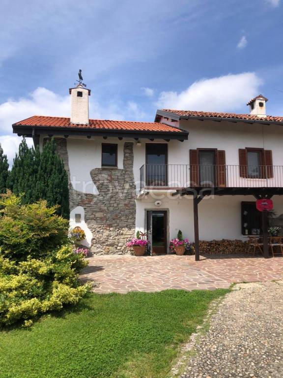 casa indipendente in vendita a Casale Litta