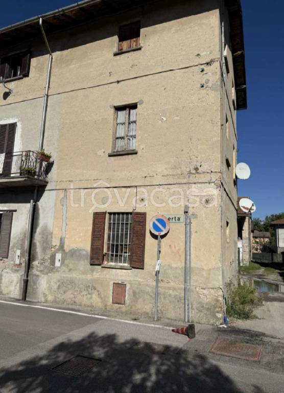 casa indipendente in vendita a Casale Litta in zona Bernate
