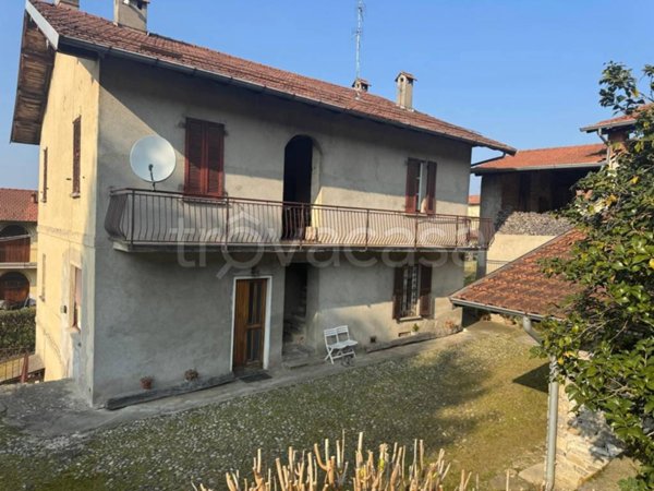 casa indipendente in vendita a Casale Litta in zona Bernate