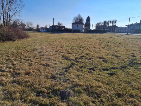 terreno agricolo in vendita a Casale Litta in zona Villadosia