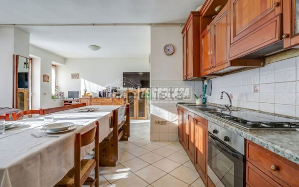 casa indipendente in vendita a Casale Litta in zona Villadosia