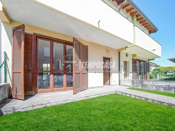 casa indipendente in vendita a Casale Litta