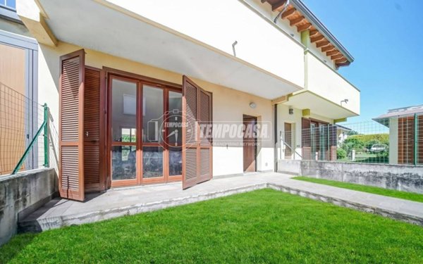 casa indipendente in vendita a Casale Litta in zona Villadosia
