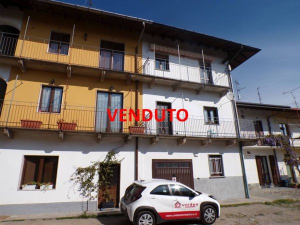 casa indipendente in vendita a Casale Litta