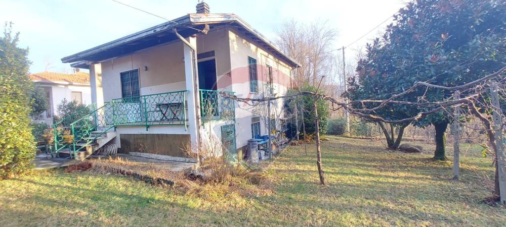 casa indipendente in vendita a Casalzuigno
