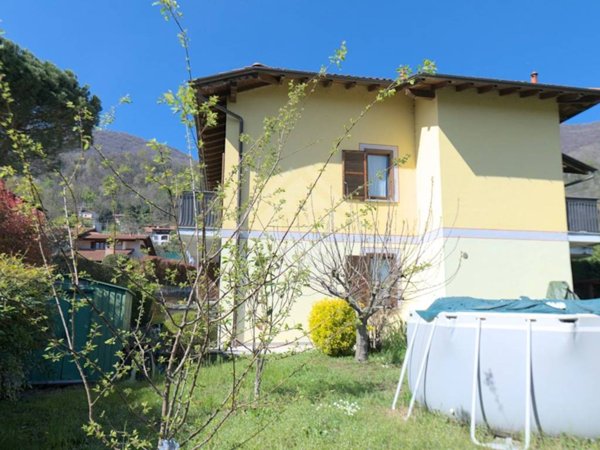 appartamento in vendita a Casalzuigno